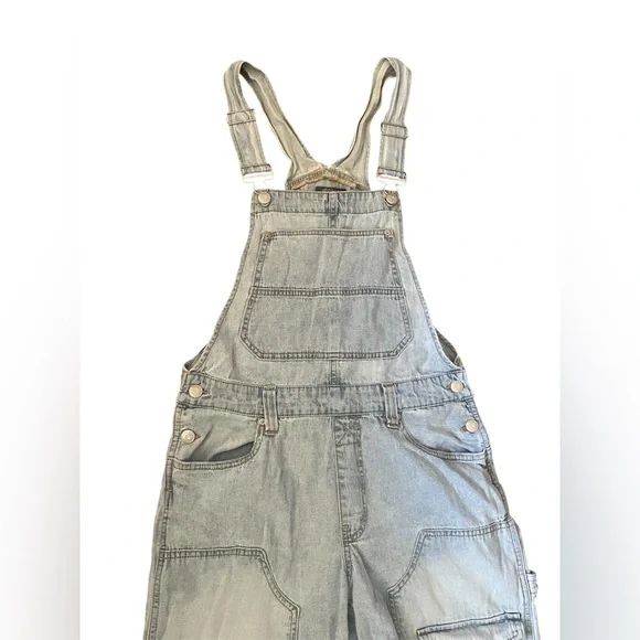 Wild Fable Stylish Light Wash Denim Women's Cargo Overalls Size XS EUC - Picture 5 of 6